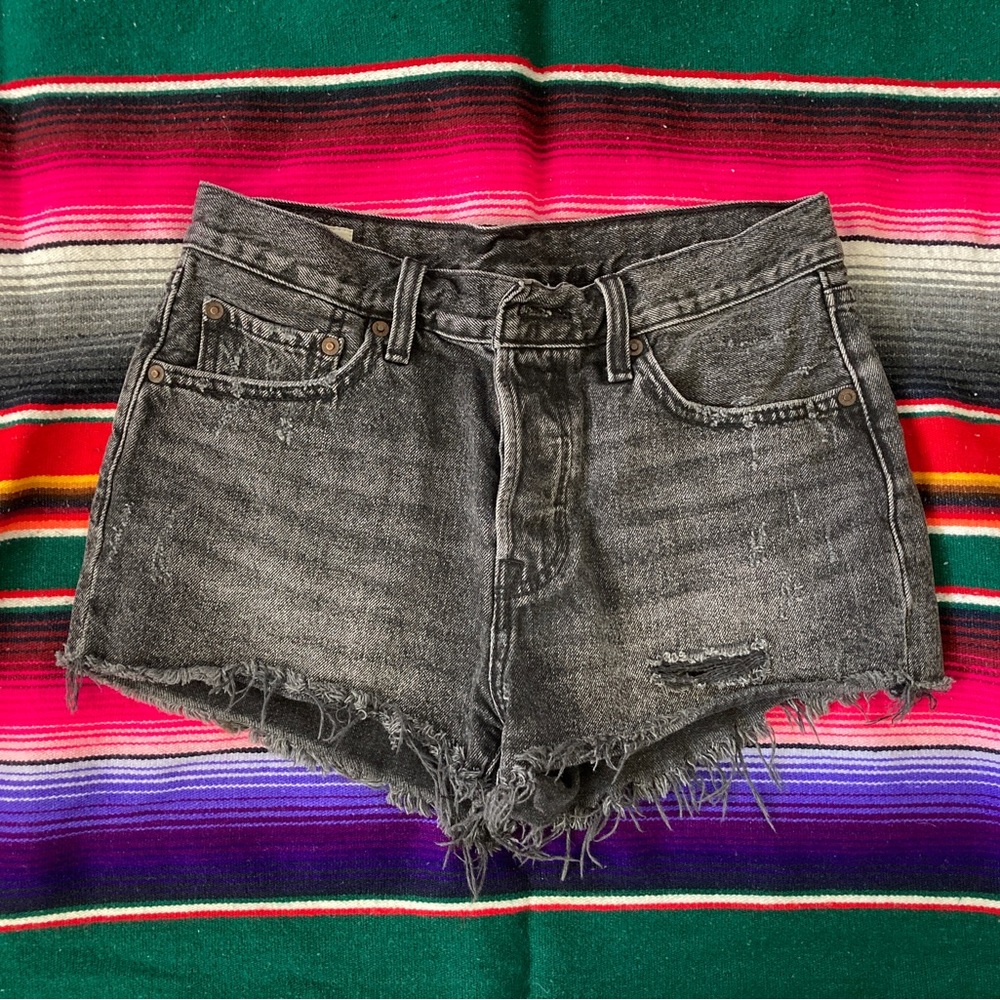 Distressed Black 501 Levi’s Denim Shorts